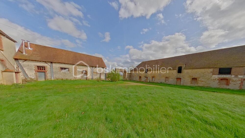 Superbe corps de Ferme comprenant deux magnifiques habitations ainsi que deux belles granges de 200 m² et de 100 m², un hangar,