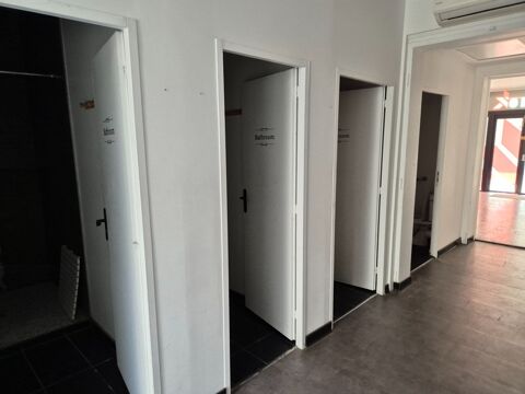   Local Commercial, 220 m2, face hôtel deVille 