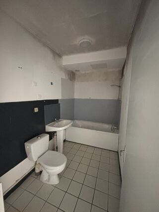  Appartement à louer 4 pièces 90 m²