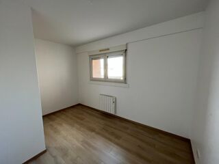  Appartement à louer 4 pièces 128 m²