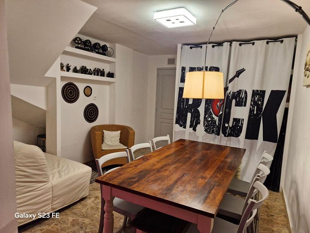Au Thoronet: Dans maison de village - F2 avec local indépendant