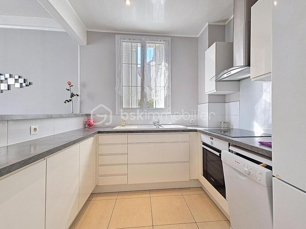 Vente Maison Maison individuelle pleine de charme, proche des transports et du centre ville Les pavillons sous bois