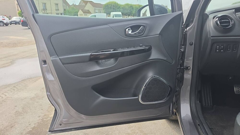 Captur 1.2 TCe 120 EDC6 Cool Grey - Automatique 2017 occasion 77480 Bray Sur Seine