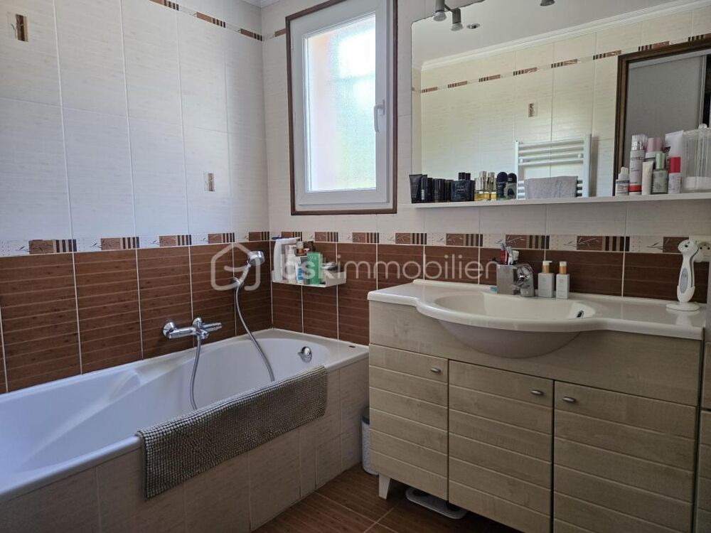 à vendre  Propriété/château Antibes (06600)
