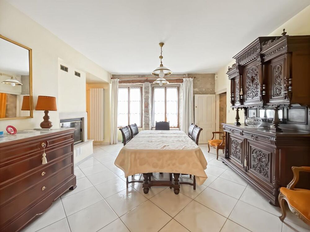 Port-Lesney - Maison en pierre de caractère - 215 m² habitables - 8 pièces - 3 chambres- Terrain 944 m²