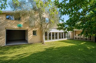 Vente Maison Maison de 8 pièces de 145 m² à Mérignac Merignac