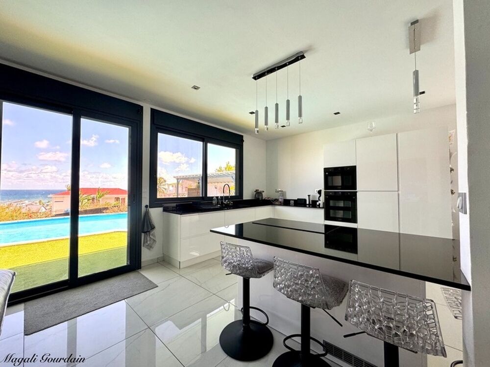 � vendre  Propri�t�/ch�teau Sainte-Anne (97180)