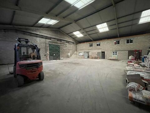 Locaux d'activit&eacute;s 380m2 700m2 terrain Acc&egrave;s PL 3334 60700 Pontpoint