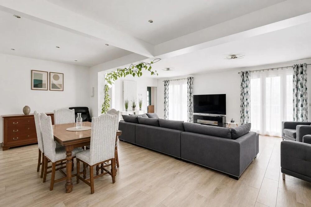 Maison entièrement rénovée en vente à Sèvres