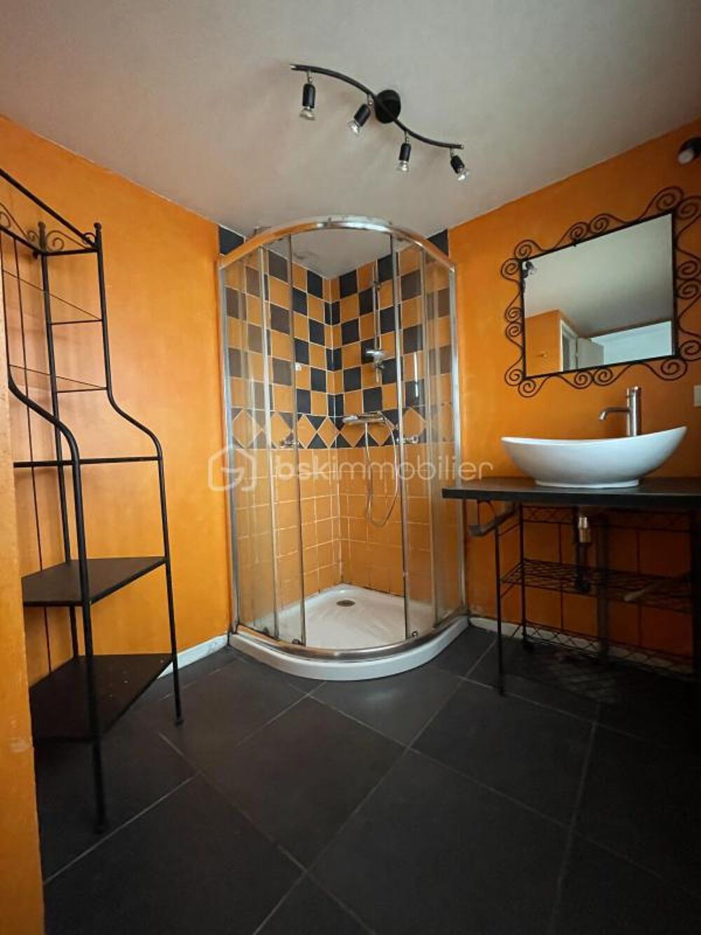 APPARTEMENT 2 PIECES AVEC TERRASSE