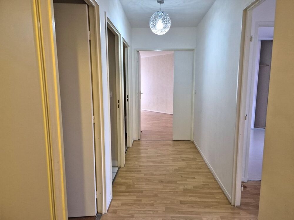Appartement T3, cave et une place parking
