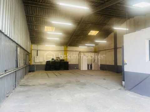 Location id&eacute;ale : spacieux local commercial &agrave; fort potentiel 1520 13150 Tarascon