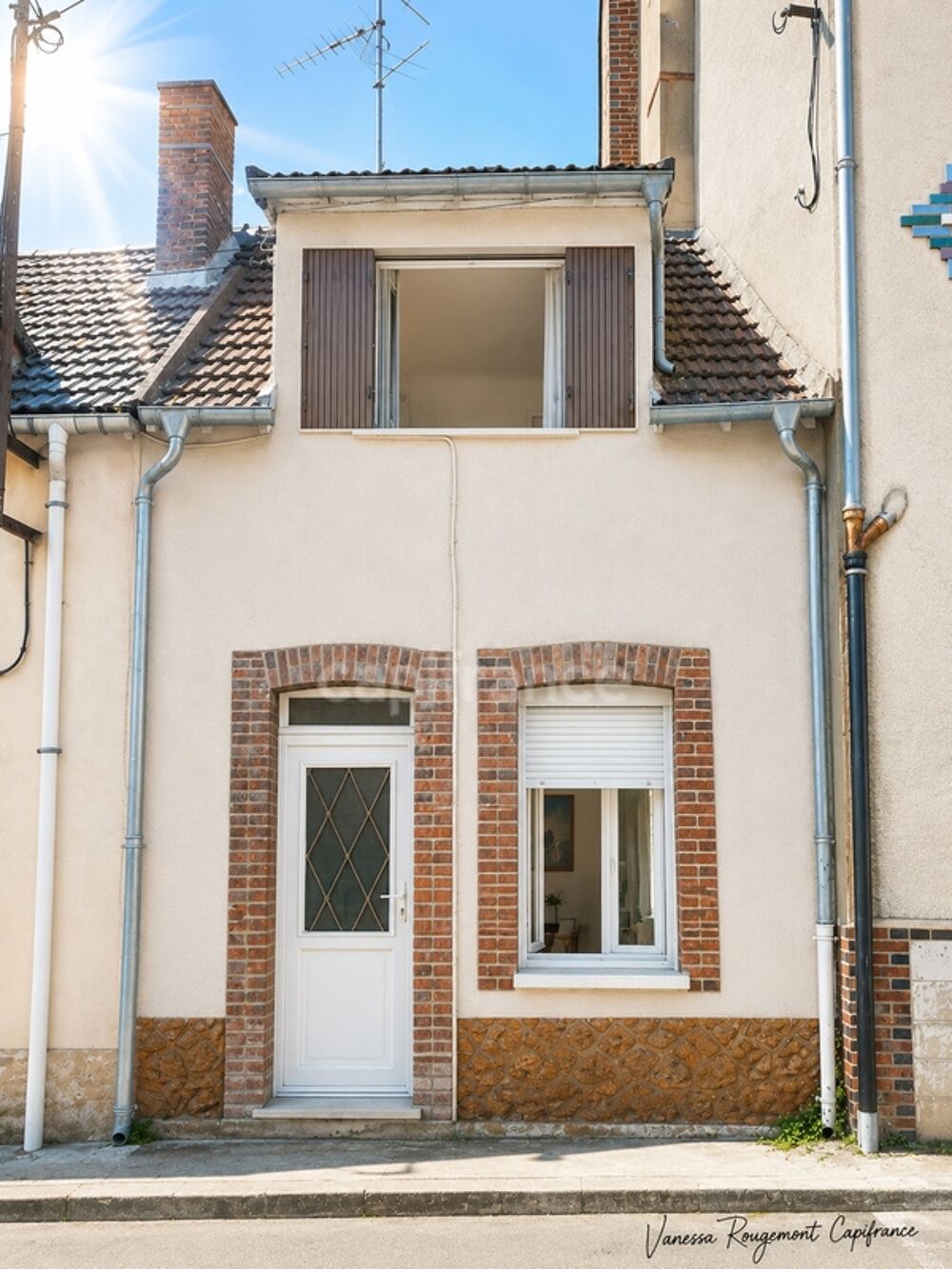 NOUVEAUTÉ  Maison de village avec cave voûtée à Brienon-sur-Armançon (89)