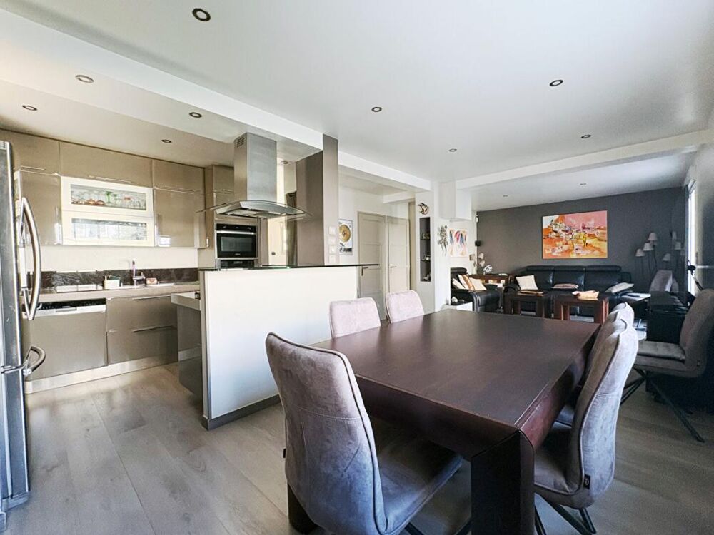 LE PLESSIS ROBINSON - MAISON 5 CHAMBRES, JARDIN, SOUS-SOL TOTAL POMPE A CHALEUR - DPE A