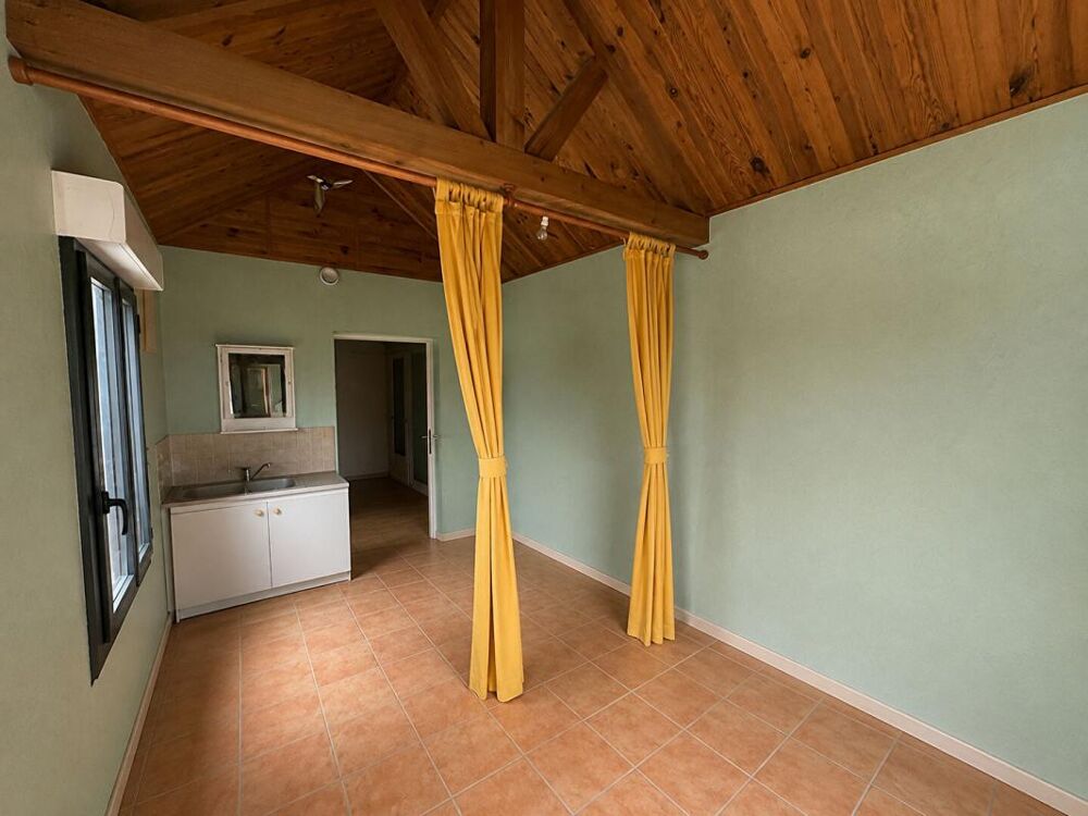 Vente Maison MAISON SUR SOUS SOL 4 CHAMBRES 7 pièces 137 M2 La hallotiere