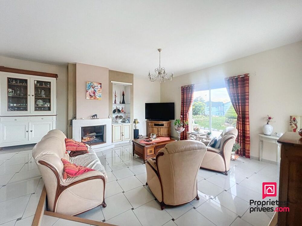 Secteur Mamers, villa contemporaine de 230 m2 avec piscine