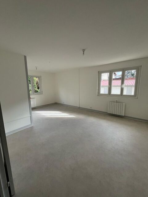   Appartement de 78m2 � louer sur Andr�zieux-Bouth�on Appartement - 3 pi�ce(s) - 78 m�