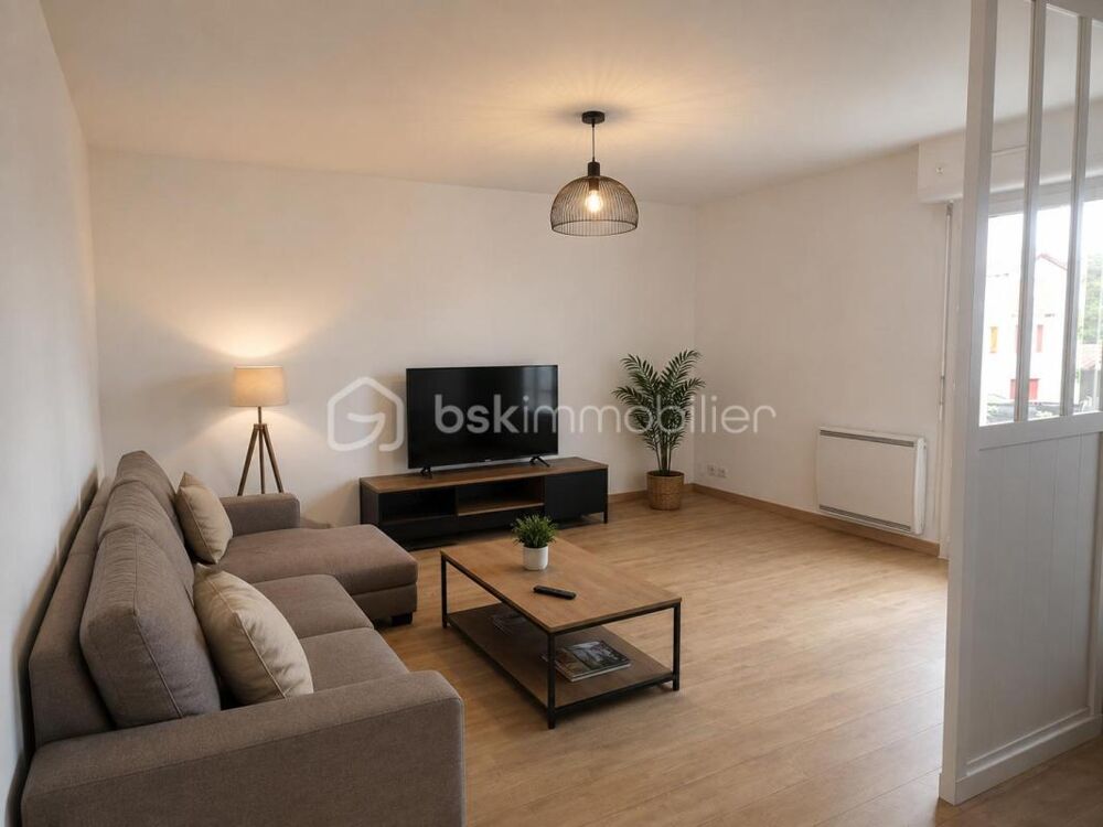 T2 rénové avec balcon - Centre ville à pied
