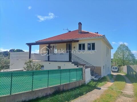  Maison familiale r�nov�e avec appartement ind�pendant, grand garage et piscine � � deux pas des commodit�s Maison - 10 pi�ce(s) - 140 m�