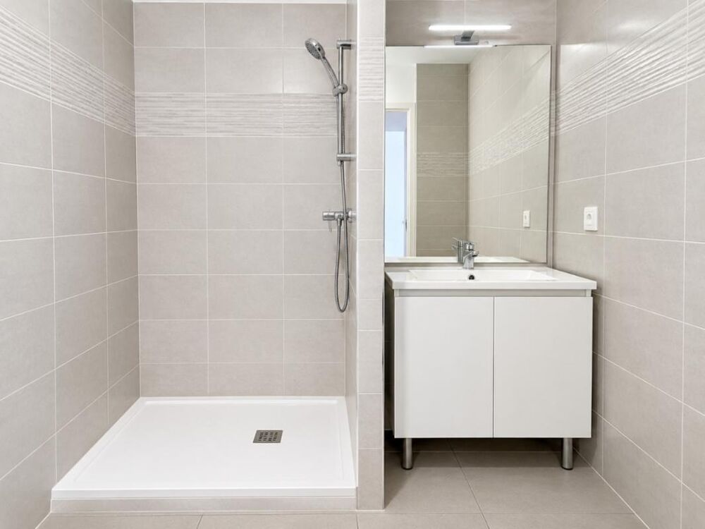Location Appartement T3 NEUF avec terrasse et parking à AGDE Agde