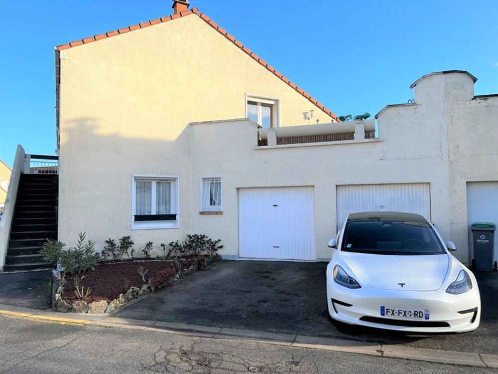Appartement T3 de 80 m² avec terrasse de 40 m² à vendre sur COMBS LA VILLE (77) Dpt Seine et Marne