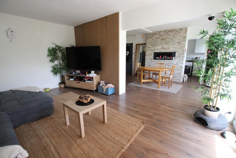 ORLEANS, secteur proche faubourg bannier, à 6' à pied de la gare appartement de plus de 100m2, 3 chambres à rafraichir