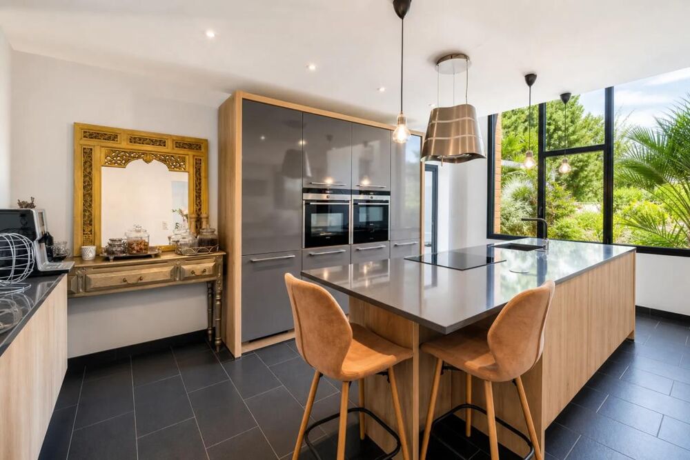 Maison contemporaine 242m2 avec piscine