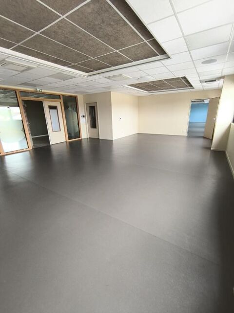 ST DENIS LES BOURG - Local d'activit&eacute;s 1562 01000 Saint denis les bourg