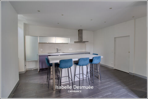  Maison familiale de 4 chambres avec cour et stationnement privé à louer – Tullins Maison - 5 pièce(s) - 98 m²
