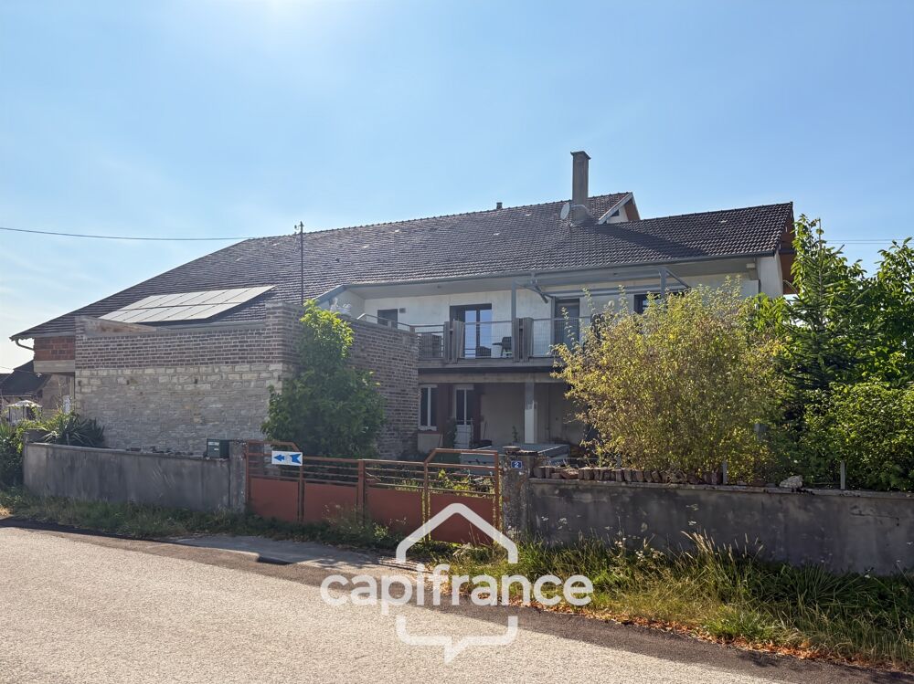 Maison 6 pièces 176 m² · à Bletterans · 176 m² · 99 000 €