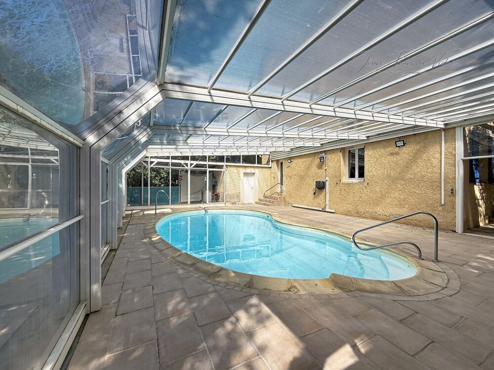 Bouchet  Maison de plain-pied avec piscine chauffée, spa et 2 garages