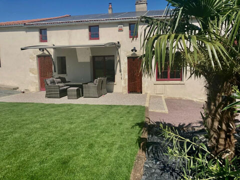   VOUILLE LES MARAIS 85450 CALME ABSOLU MAGNIFIQUE PROPRIETE GRAND CONFORT AVEC DEPENDANCES ET JARDIN Ferme - 8 pi�ce(s) - 161 m�