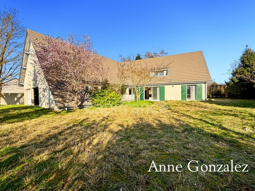 Vente Maison OLIVET SUD, à vendre grande Maison familiale de 240m2 édifiée sur un jardin de 1100 m2 et garage double attenant Orleans