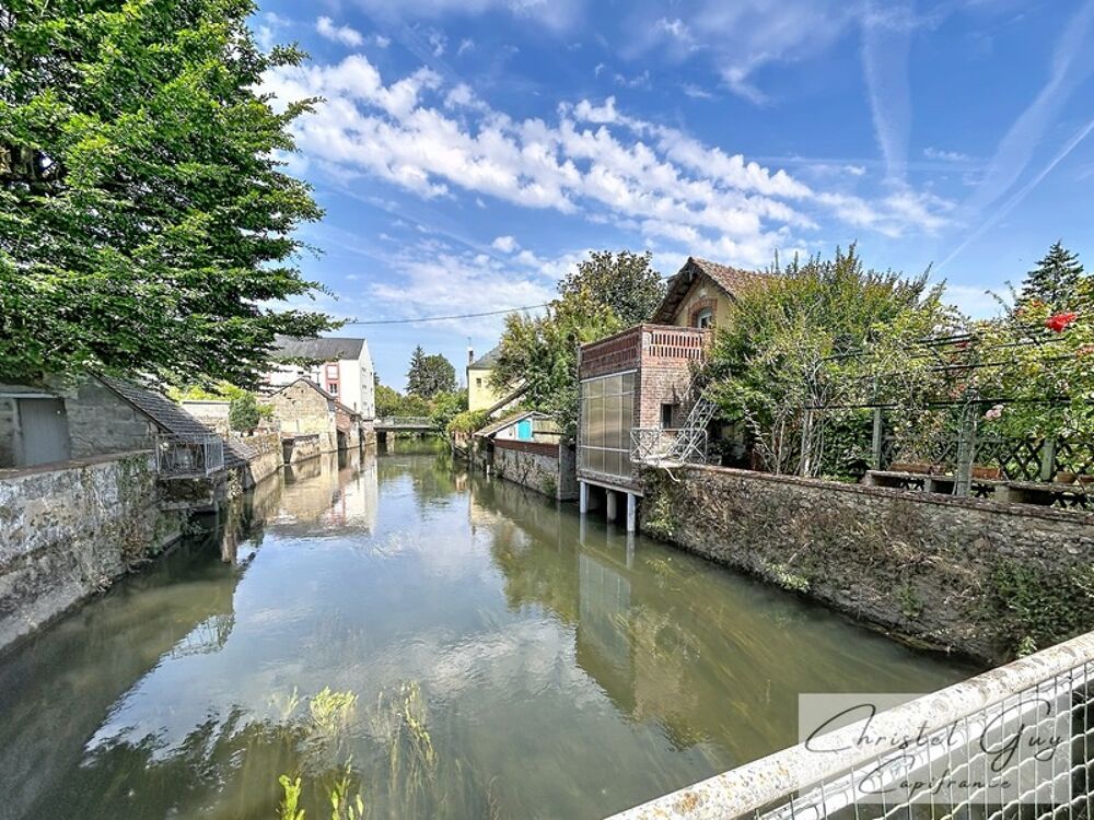 Propriété de Charme à vendre en bord du Loir- 5 Chambres-2000 m² de terrain (72340) LA CHARTRE SUR LE LOIR