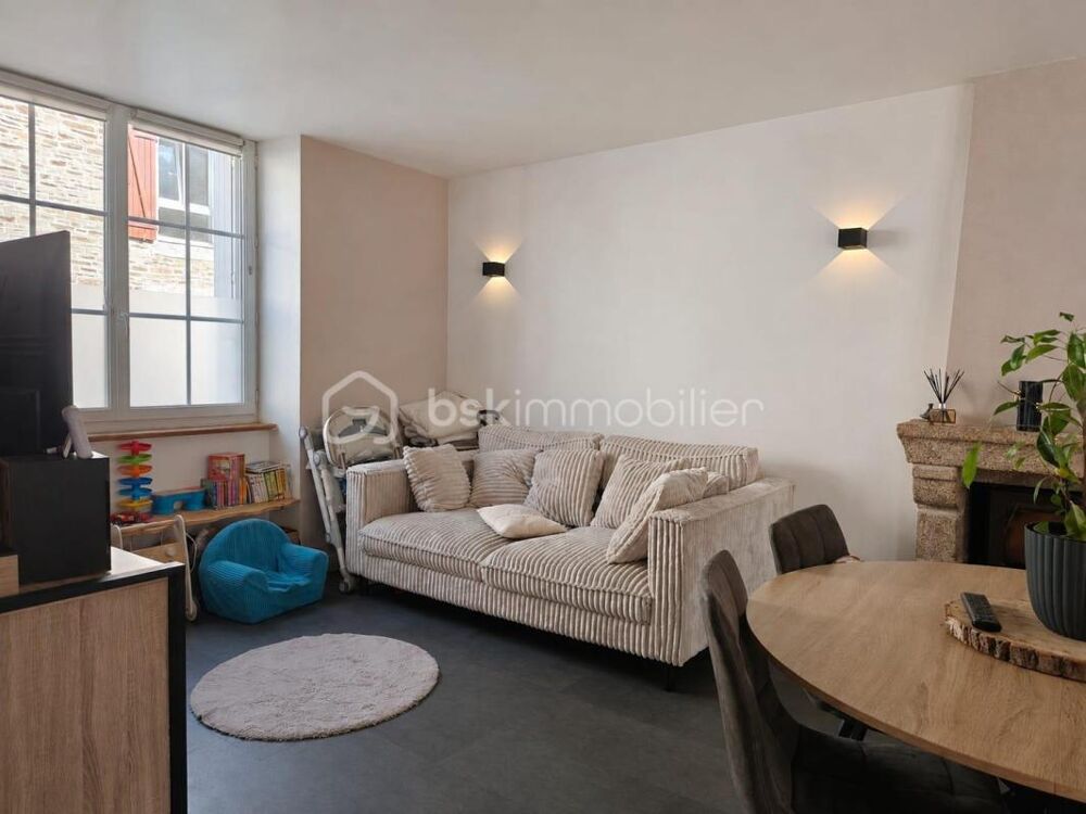 Vente Maison Maison de ville rénovée – 3 chambres – Terrasse et jardin – Saint-James Saint james