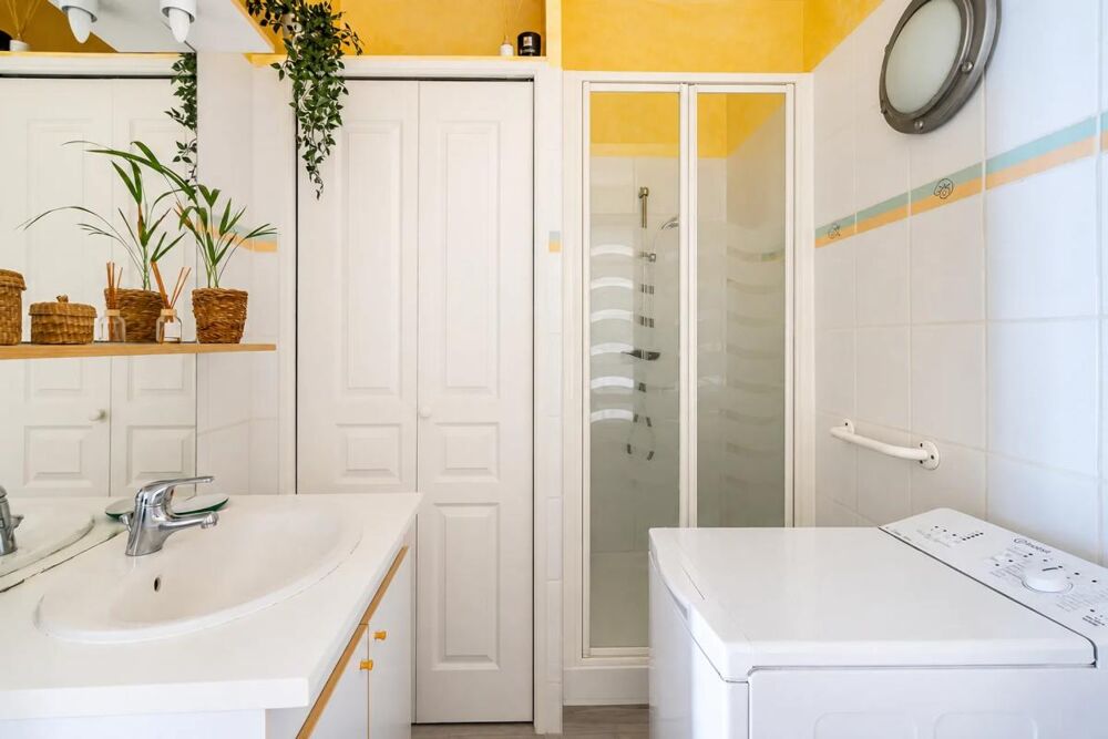 Appartement de charme 4 pièces avec bel aperçu mer au Lavandou