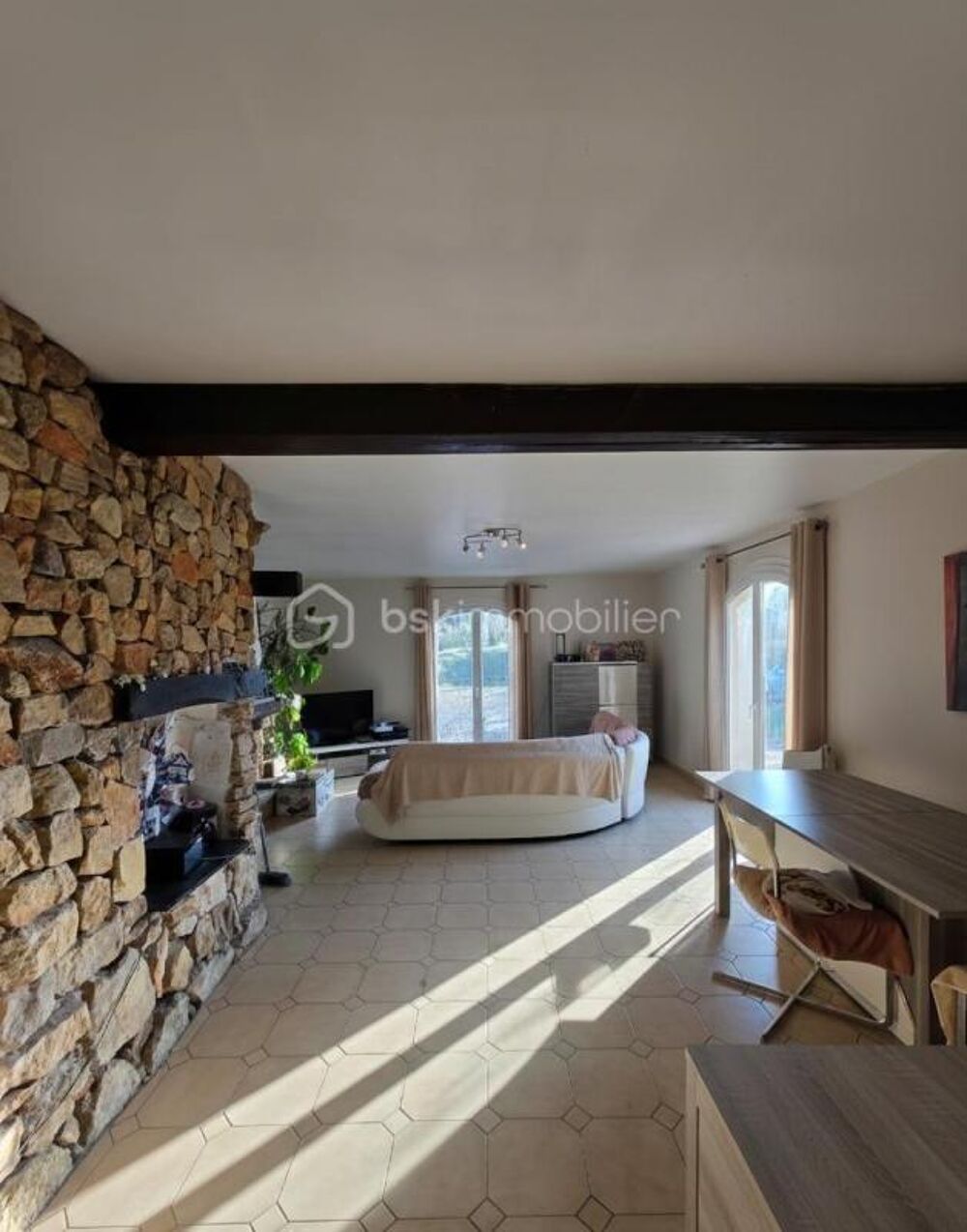 Vente Maison Maison 115 m² avec grand terrain de 3 000 m² – Nombreuses possibilités – Tourrettes Tourrettes