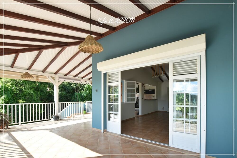 Vente Maison Les Trois-Îlets (972)  SOUS OFFRE Maison T4 -186 m² au sol avec grande terrasse, piscine et appartement T2 indépendant à vendre Les trois ilets