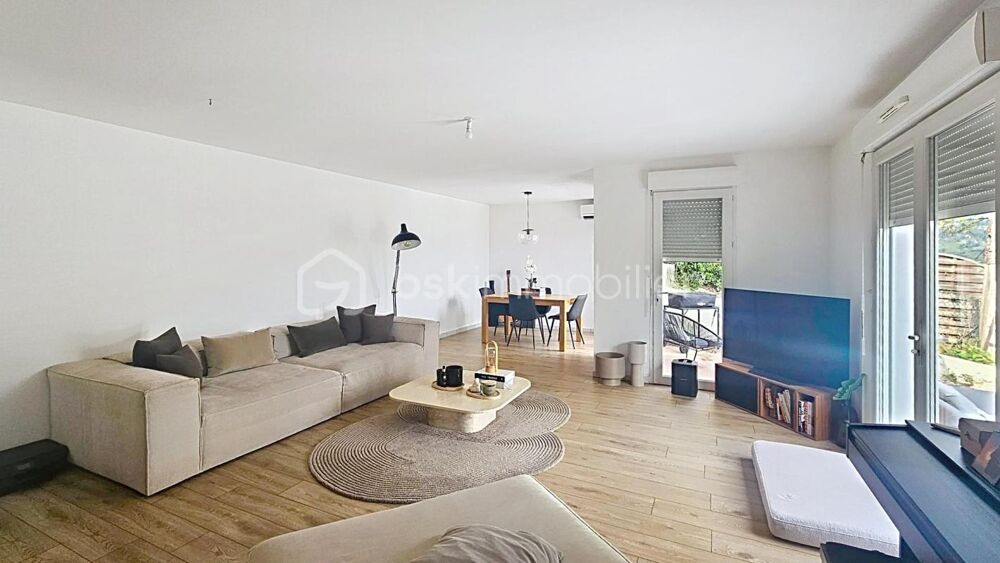 Vente Villa La Trinité – Villa avec vue dégagée, belles terrasses et garage triple La trinite