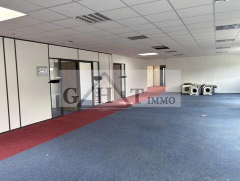   À LOUER : LOCAUX D'ACTIVITÉS 1280 m2 - BUC 
