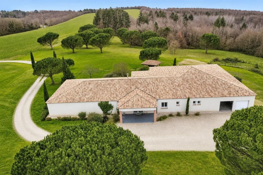 Maison 7 pièces 377 m² · à Cabanac Seguenville · 377 m² · 545 000 €