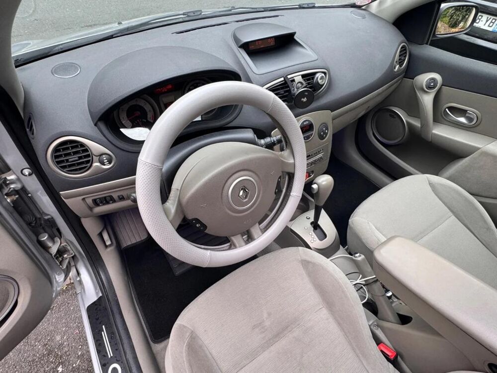 Clio III 1.6 16V 110 Luxe Dynamique A 2006 occasion 94100 Saint Maur Des Fossees