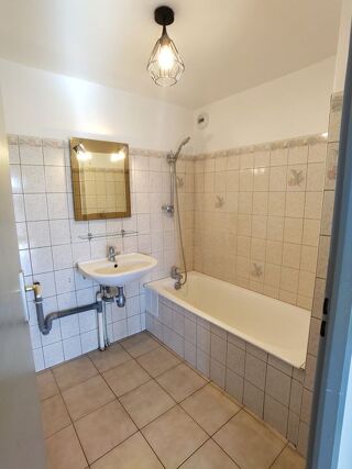  Appartement à louer 3 pièces 60 m²