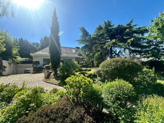  Propri�t�/ch�teau � vendre 11 pi�ces 328 m�