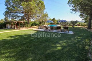 Vente Maison Maison en pierre exceptionnelle sans voisin immédiat avec jardin spacieux, piscine, chalet d'invités à 6 km d'Uzès Uzes