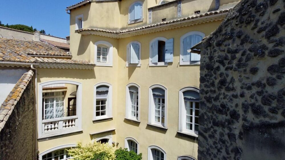 Elégant Hotel particulier aux portes de Chateauneuf du Pape