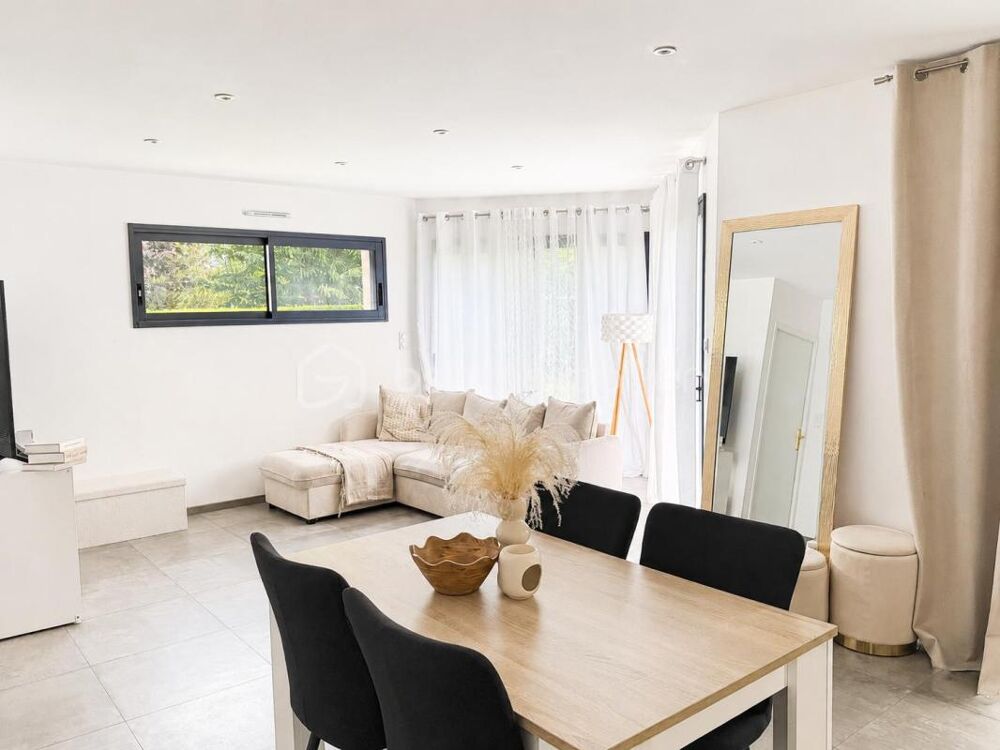 Vente Maison En Exclusivité, Maison de plain-pied 115m2 4 chambres Saint pierre la cour