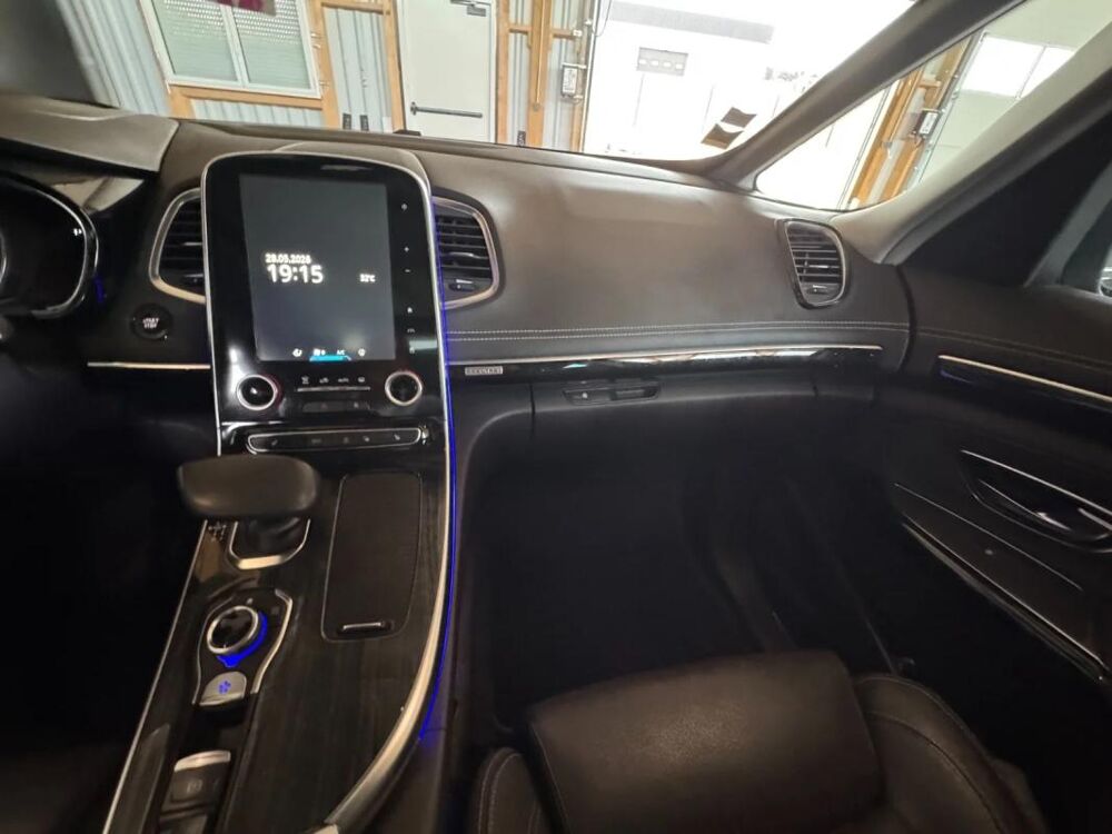 Espace V dCi 160 Energy Twin Turbo Initiale Paris EDC 2016 occasion 56120 Les Forges De Lanouee