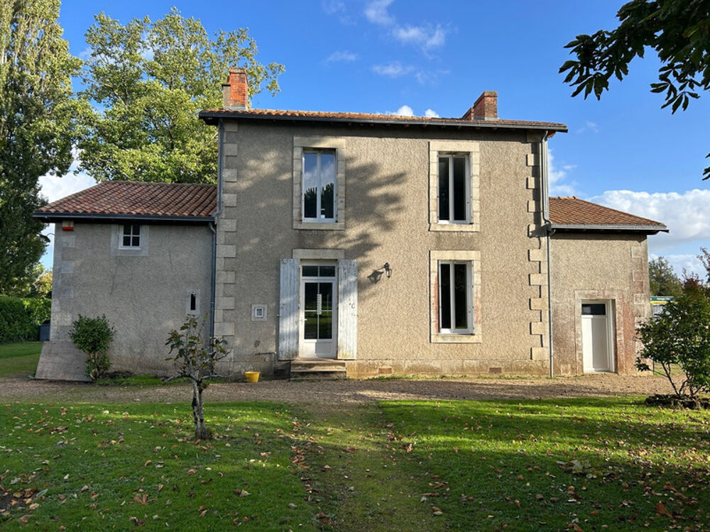 CHARMANTE MAISON INDIVIDUELLE PROCHE CENTRE BOURG SUR 1751 M² DE JARDIN, ANNEXES et DÉPENDANCES