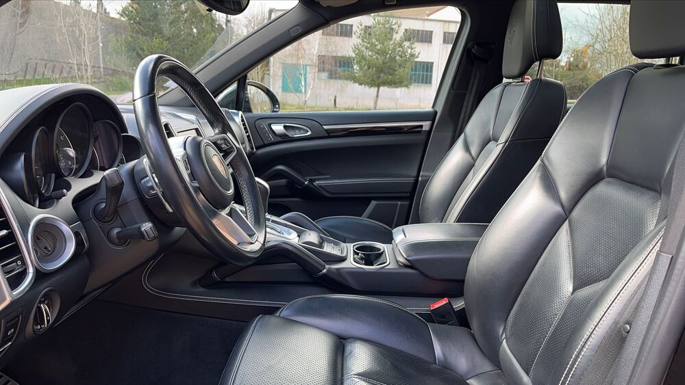 Cayenne S II 3.0 416 e-Hybrid 4x4 Tiptonic 8 Platinium - Automatique 2016 occasion 42000 Saint Etienne